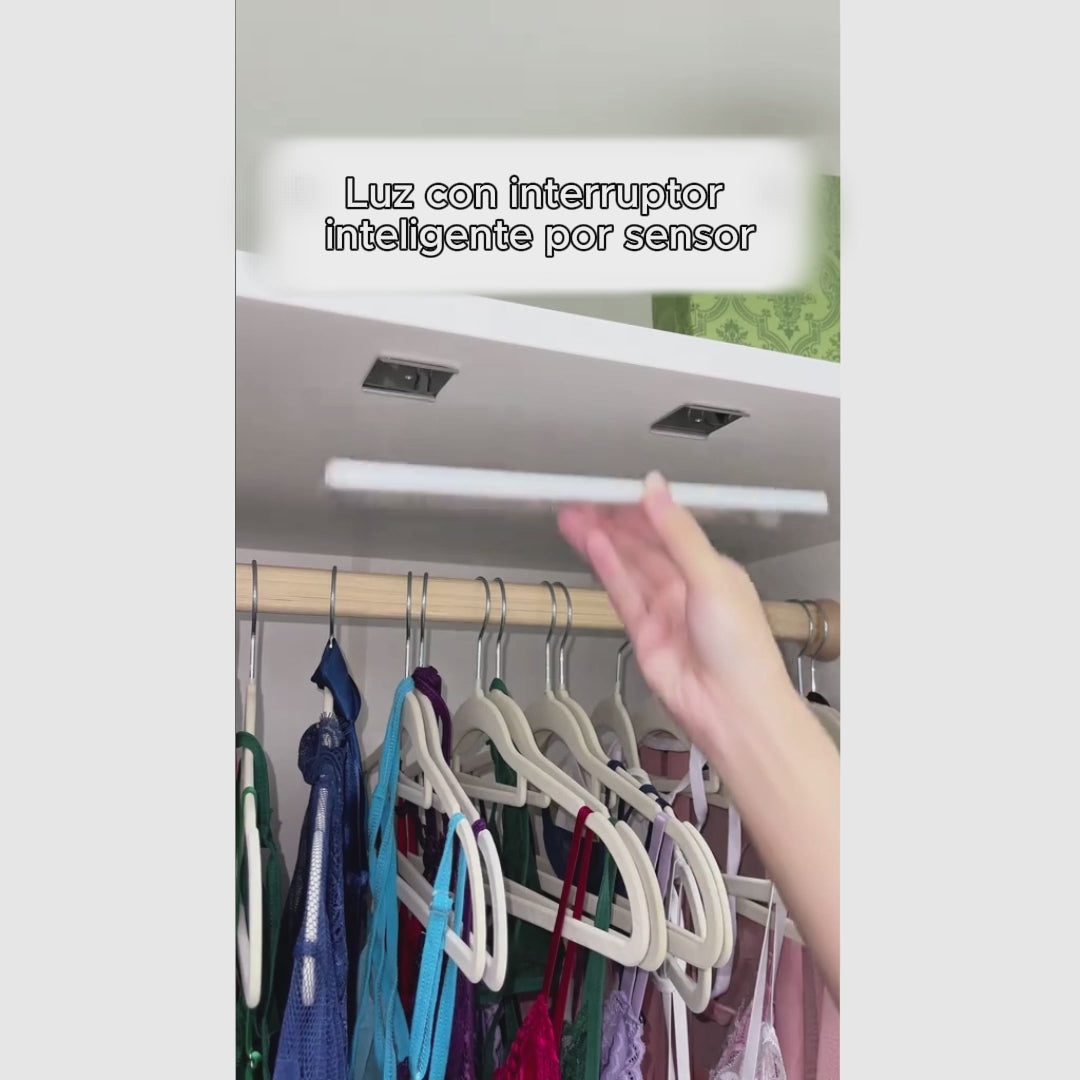 Luz de armario con sensor de movimiento, recargable por USB, magnética, regulable, ideal para cocina, closet y garaje con iluminación automática