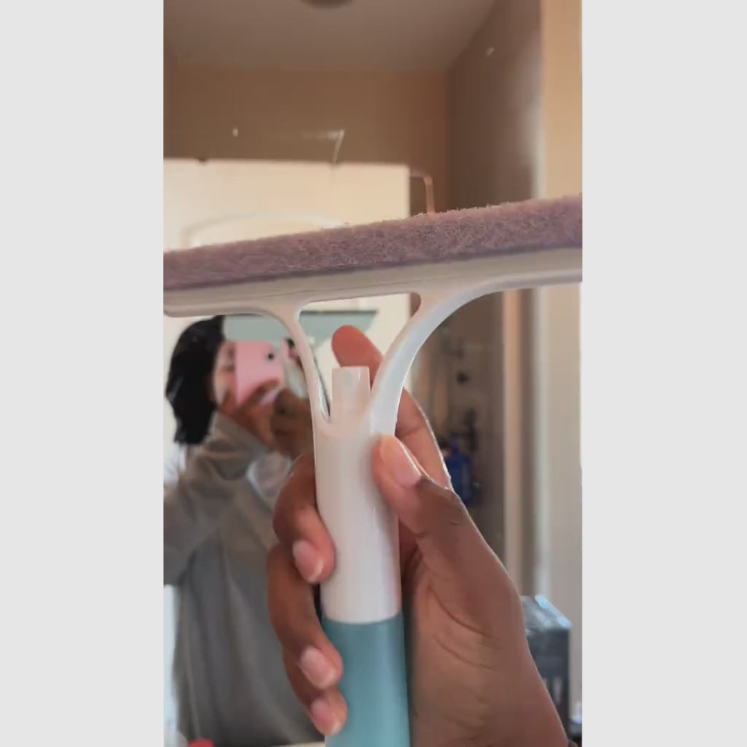 Raspador de ventanas 3 en 1, multifuncional con jalador, esponja y spray integrado para limpieza eficiente de hogar y parabrisas de auto